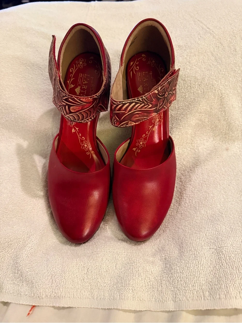 L'ARTISTE by Spring Step Women's Red Leather Ankle Strap Pumps